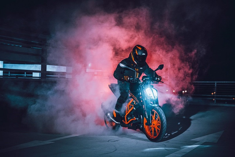 GAMA KTM DUKE 2021: VIVE EL PILOTAJE, CUIDA EL DETALLE